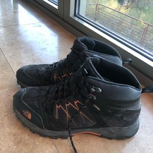 Men’s North Face Hiking boots
